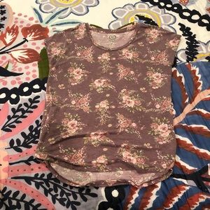 Women faded floral tee